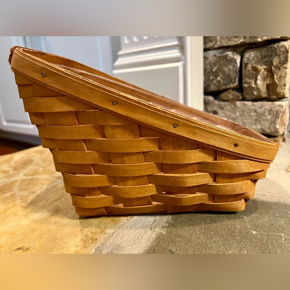 1993 Longaberger Small Fruit/Vegetable Basket with Protector